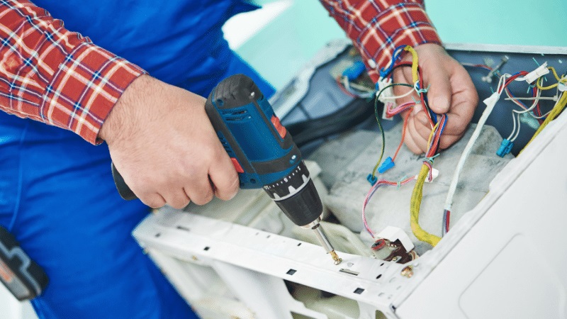Arnavutköy Electrolux Electrolux çamaşır makinesi kart tamiri – Su almama arızası orijinal parça ile giderildi. - Teknik servis örneği